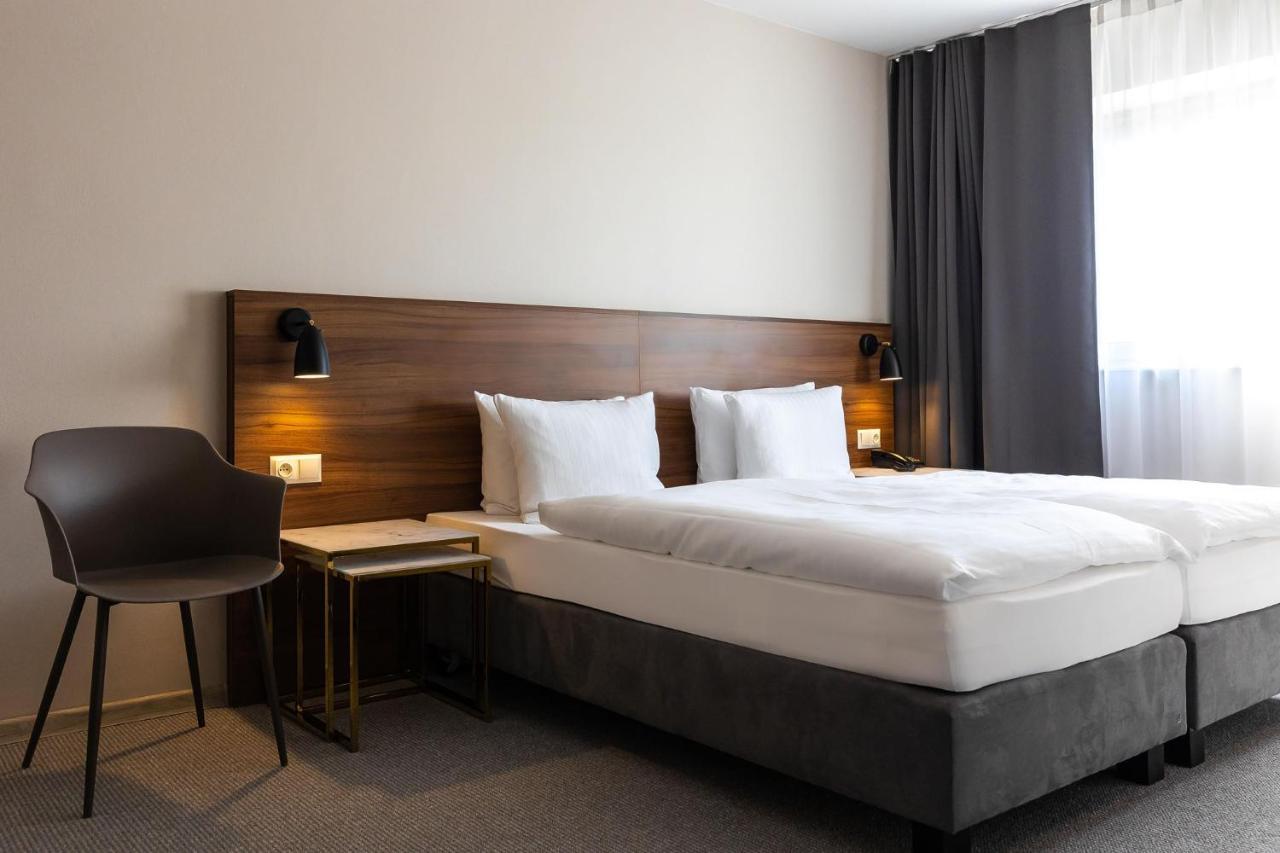 Hotel Santin Bełchatów Esterno foto