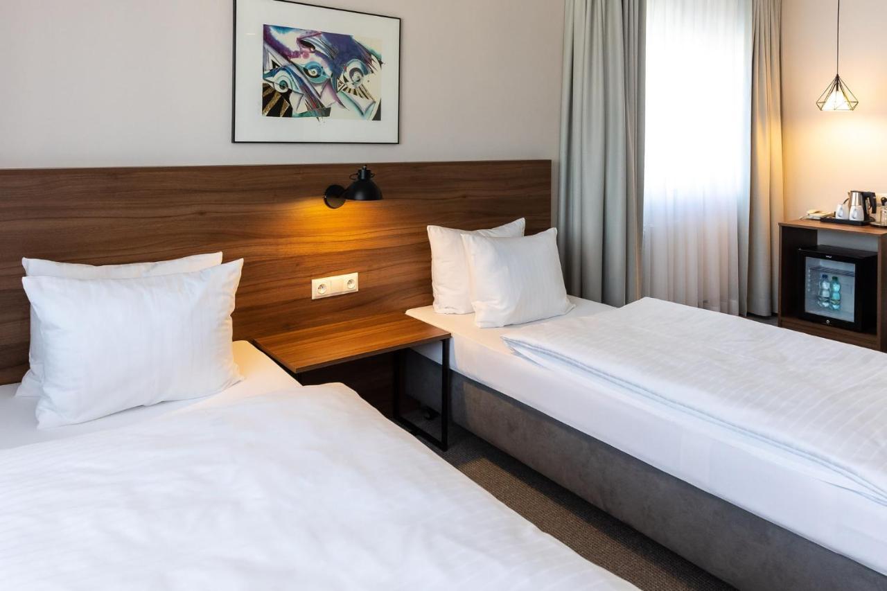 Hotel Santin Bełchatów Esterno foto