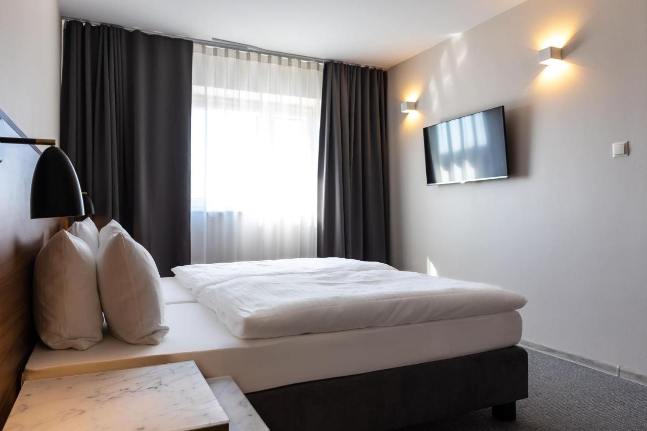 Hotel Santin Bełchatów Esterno foto