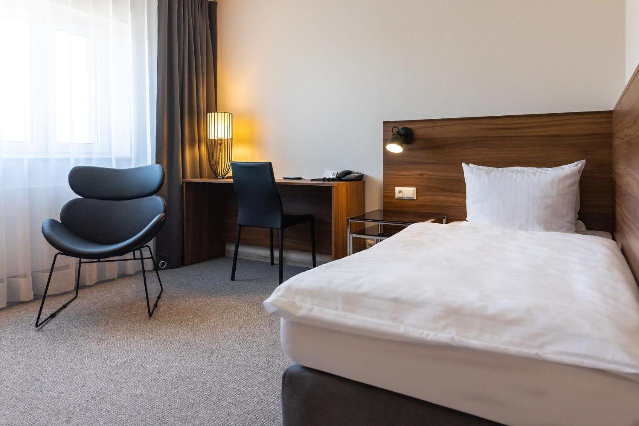 Hotel Santin Bełchatów Esterno foto