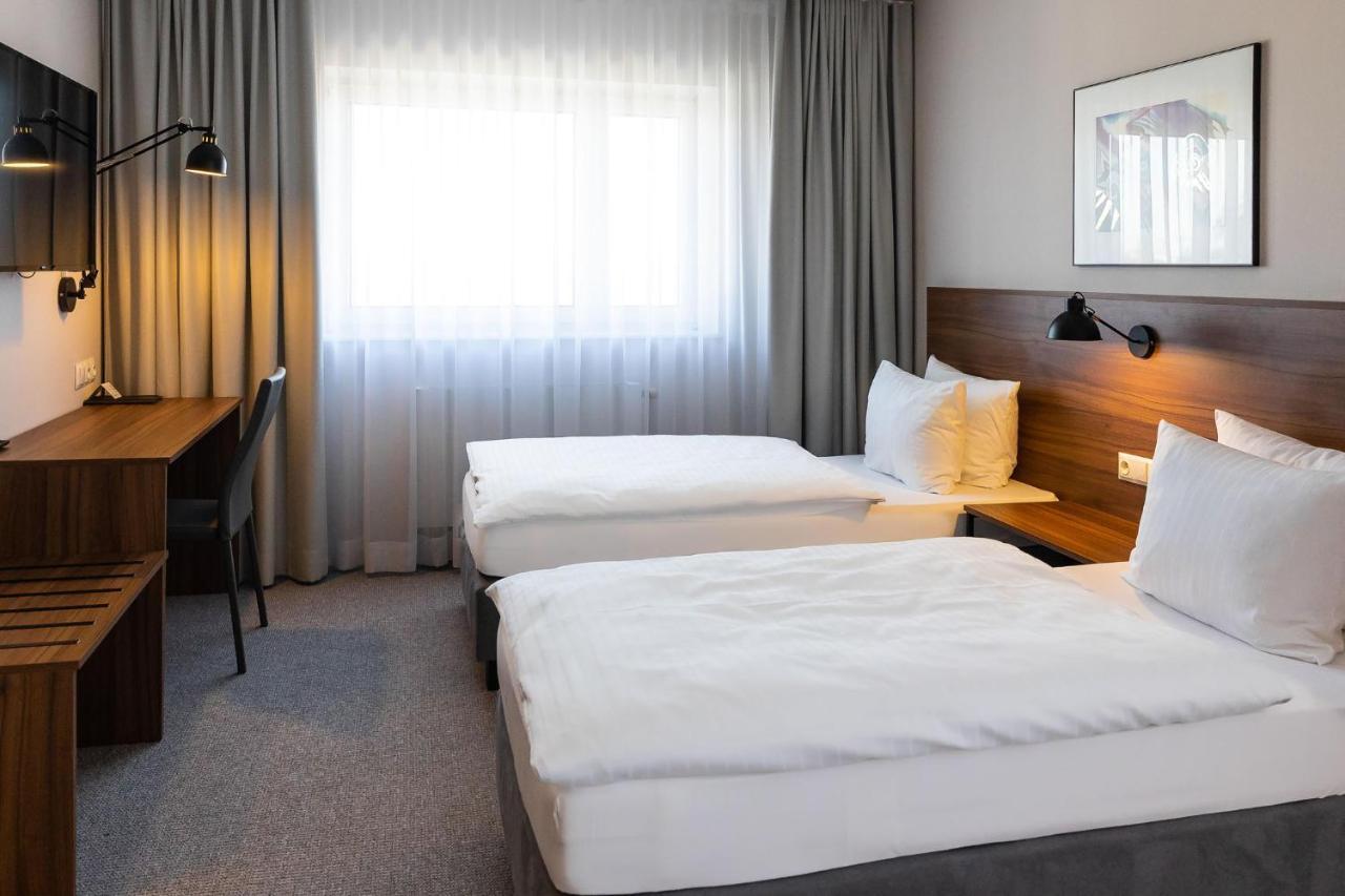 Hotel Santin Bełchatów Esterno foto