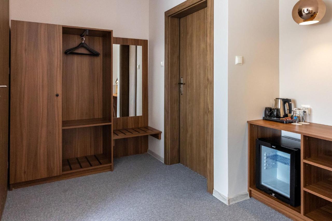 Hotel Santin Bełchatów Esterno foto