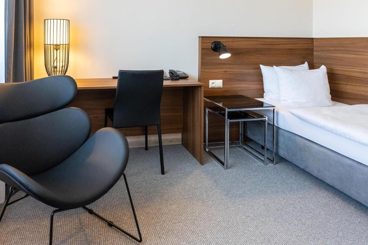 Hotel Santin Bełchatów Esterno foto