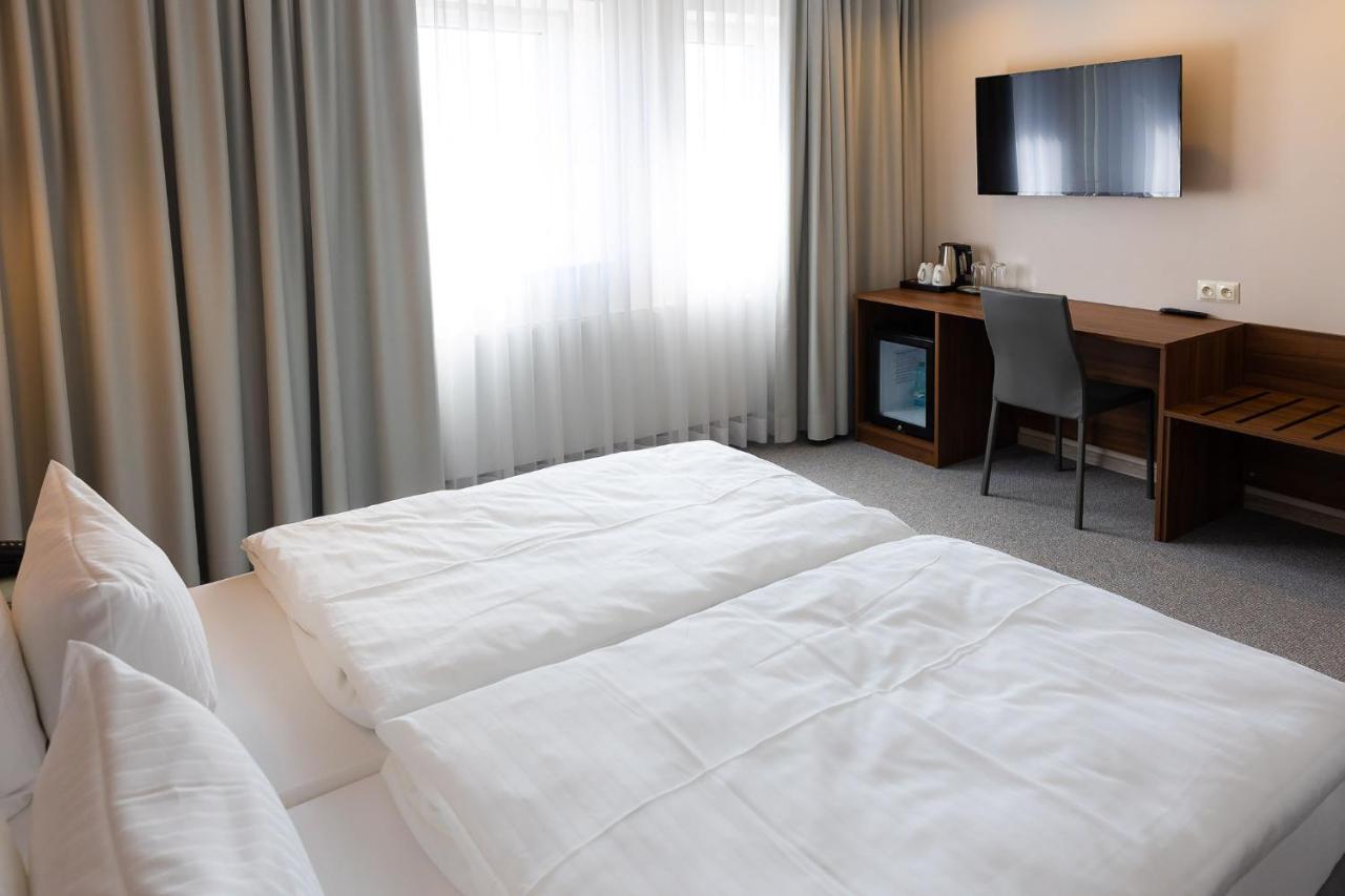 Hotel Santin Bełchatów Esterno foto
