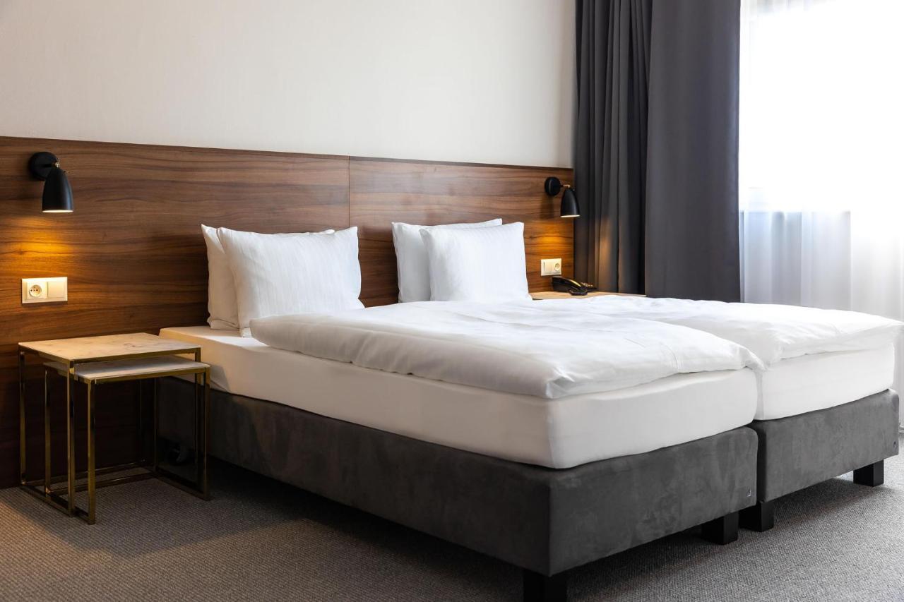 Hotel Santin Bełchatów Esterno foto