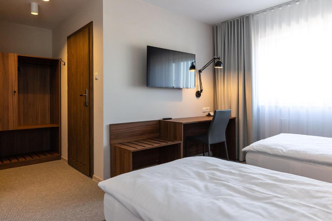 Hotel Santin Bełchatów Esterno foto