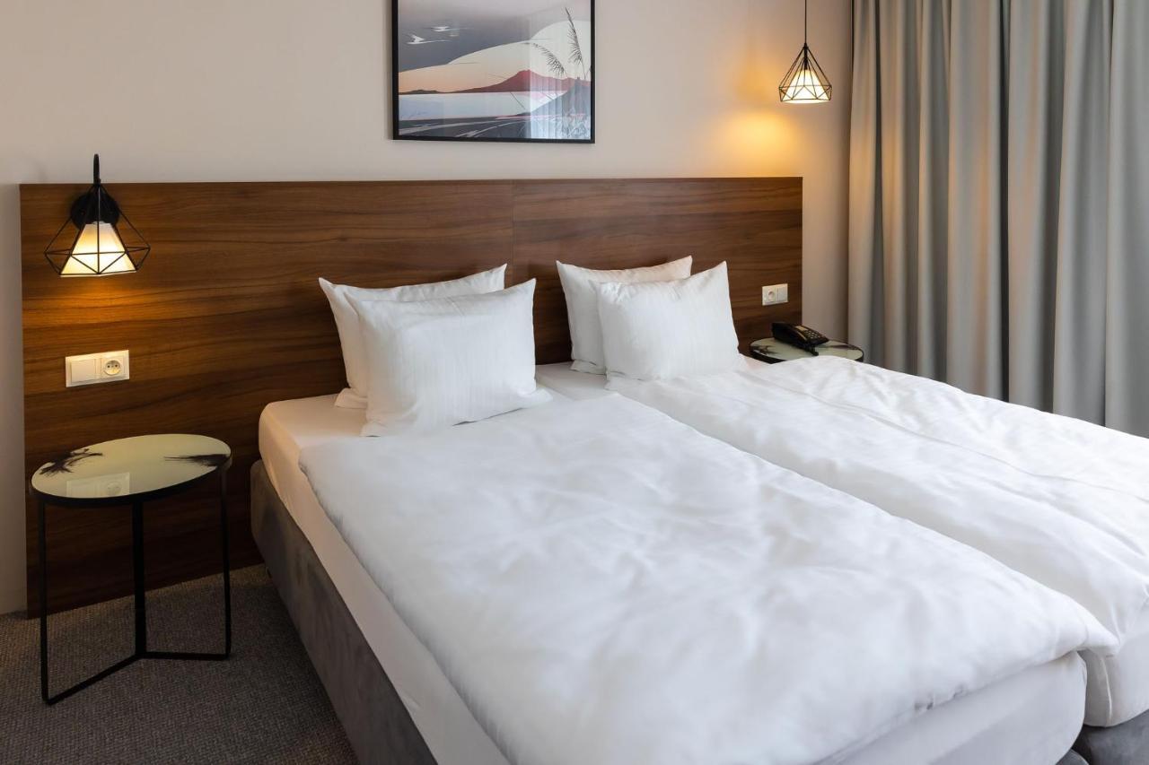 Hotel Santin Bełchatów Esterno foto