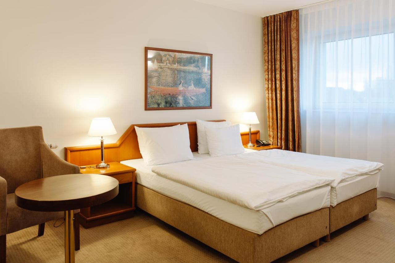 Hotel Santin Bełchatów Esterno foto