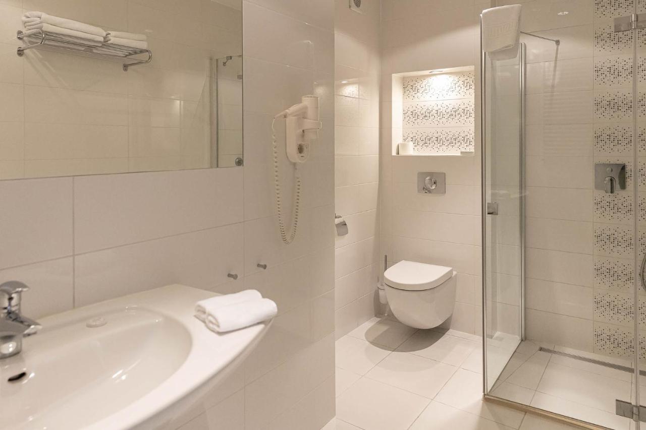 Hotel Santin Bełchatów Esterno foto