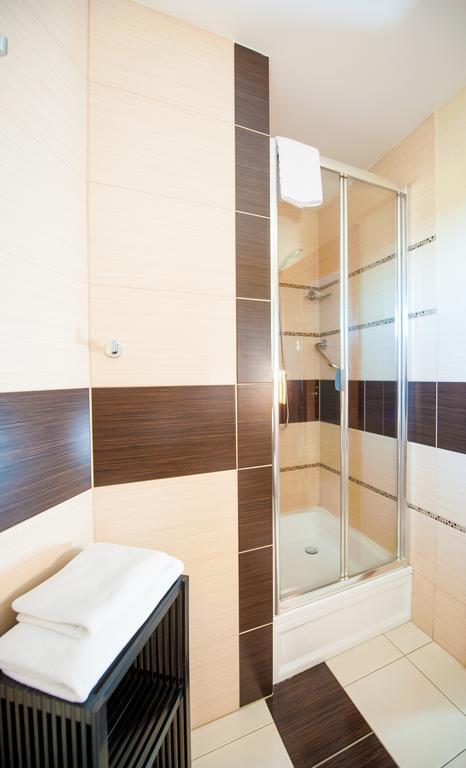 Hotel Santin Bełchatów Esterno foto