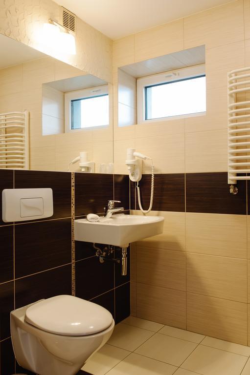 Hotel Santin Bełchatów Esterno foto