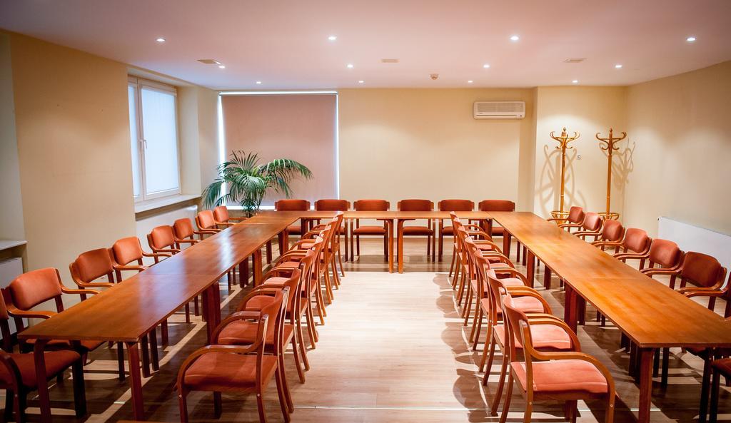 Hotel Santin Bełchatów Esterno foto