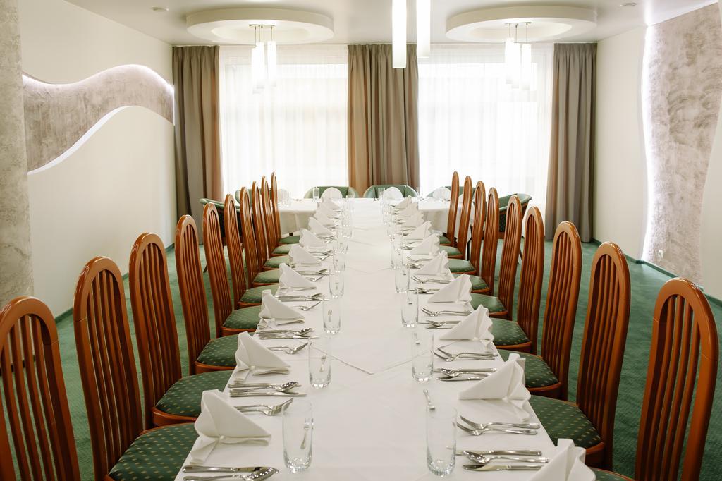 Hotel Santin Bełchatów Esterno foto