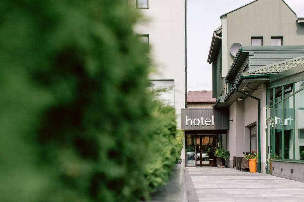 Hotel Santin Bełchatów Esterno foto